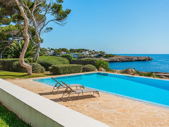 Exclusive Seafront Villa Cala D'Or