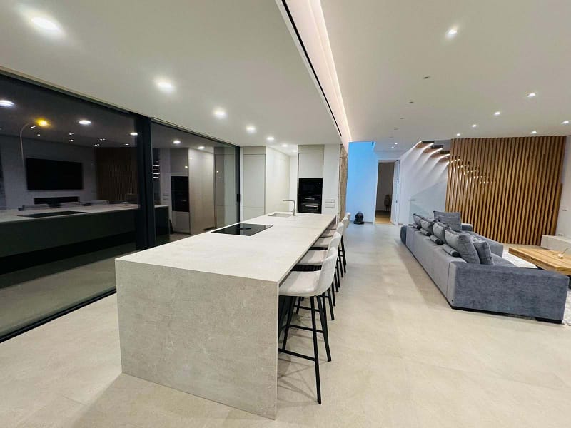 Lifestyle Villa with Licensed Padel Court, Floodlights, BBQ Area, Pool and Underground Garage – Perfect for Social Living