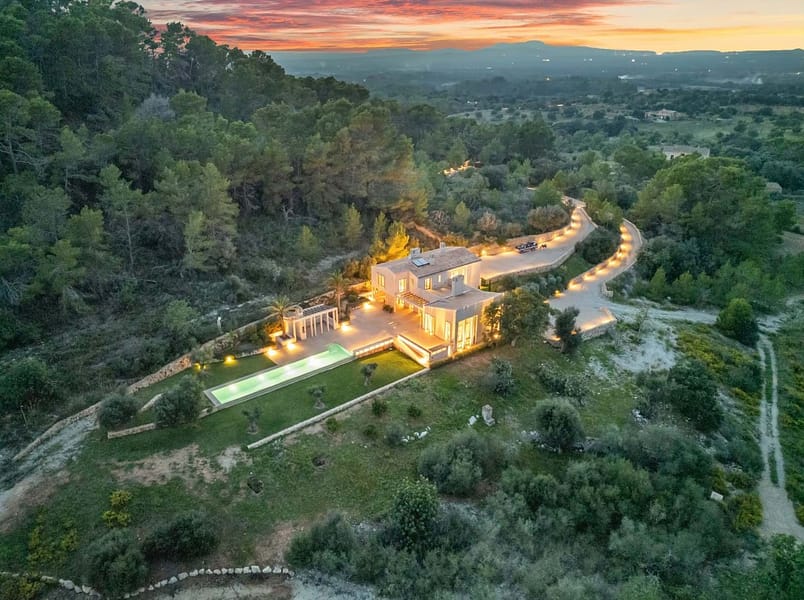 Finca Es Castell – The southeast of Mallorca at its finest: Calm, exclusive, and full of quality of life.