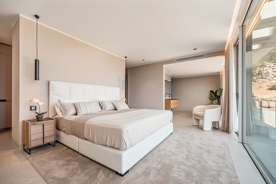 Luxury New Build Villa in Portals 16