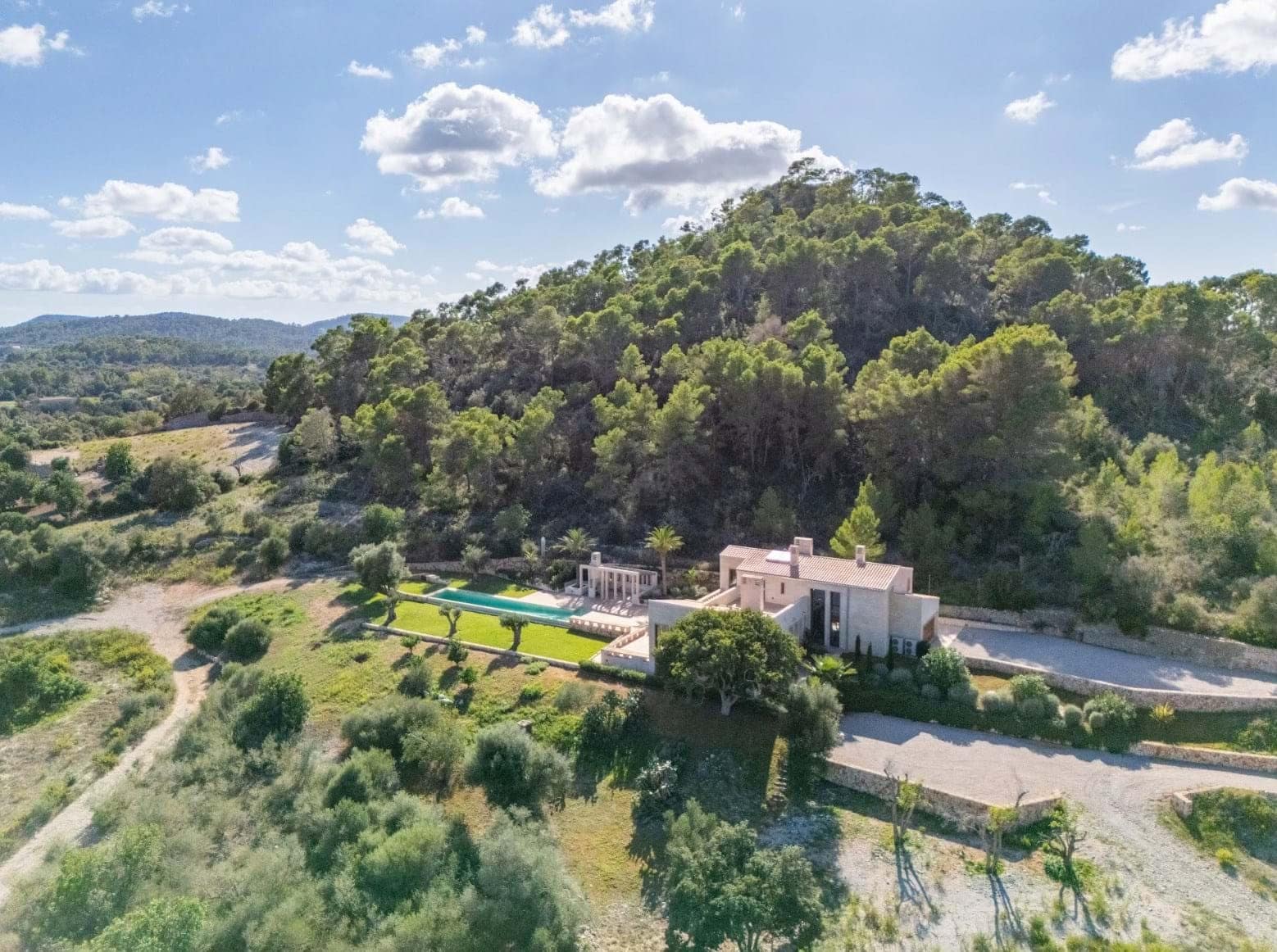 Finca Es Castell – The southeast of Mallorca at its finest: Calm, exclusive, and full of quality of life.