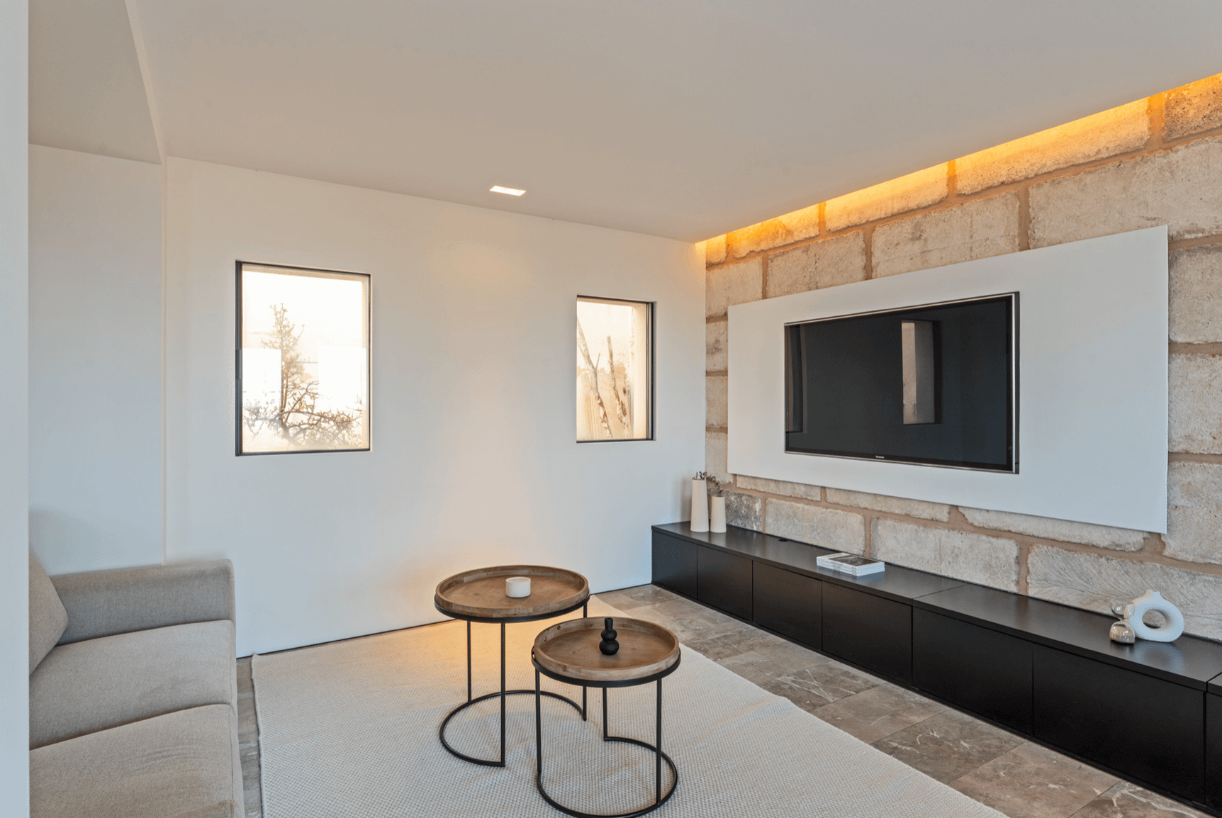 Unique Luxury Frontline Townhouse Directly on the Beach in Portixol