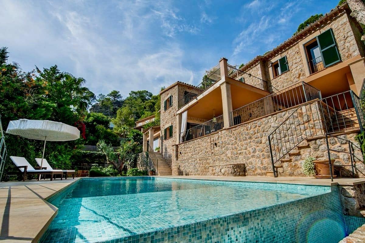 Villa with Infinity Pool in Cala Deià