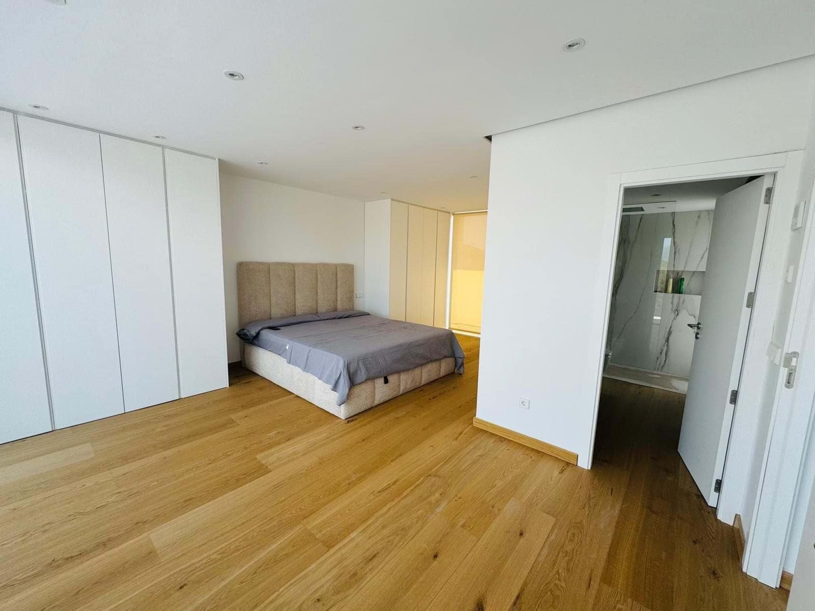 Lifestyle Villa with Licensed Padel Court, Floodlights, BBQ Area, Pool and Underground Garage – Perfect for Social Living