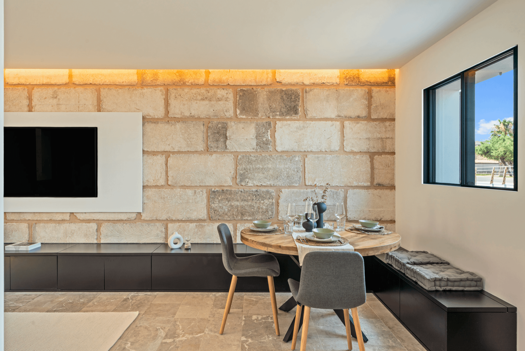 Unique Luxury Frontline Townhouse Directly on the Beach in Portixol