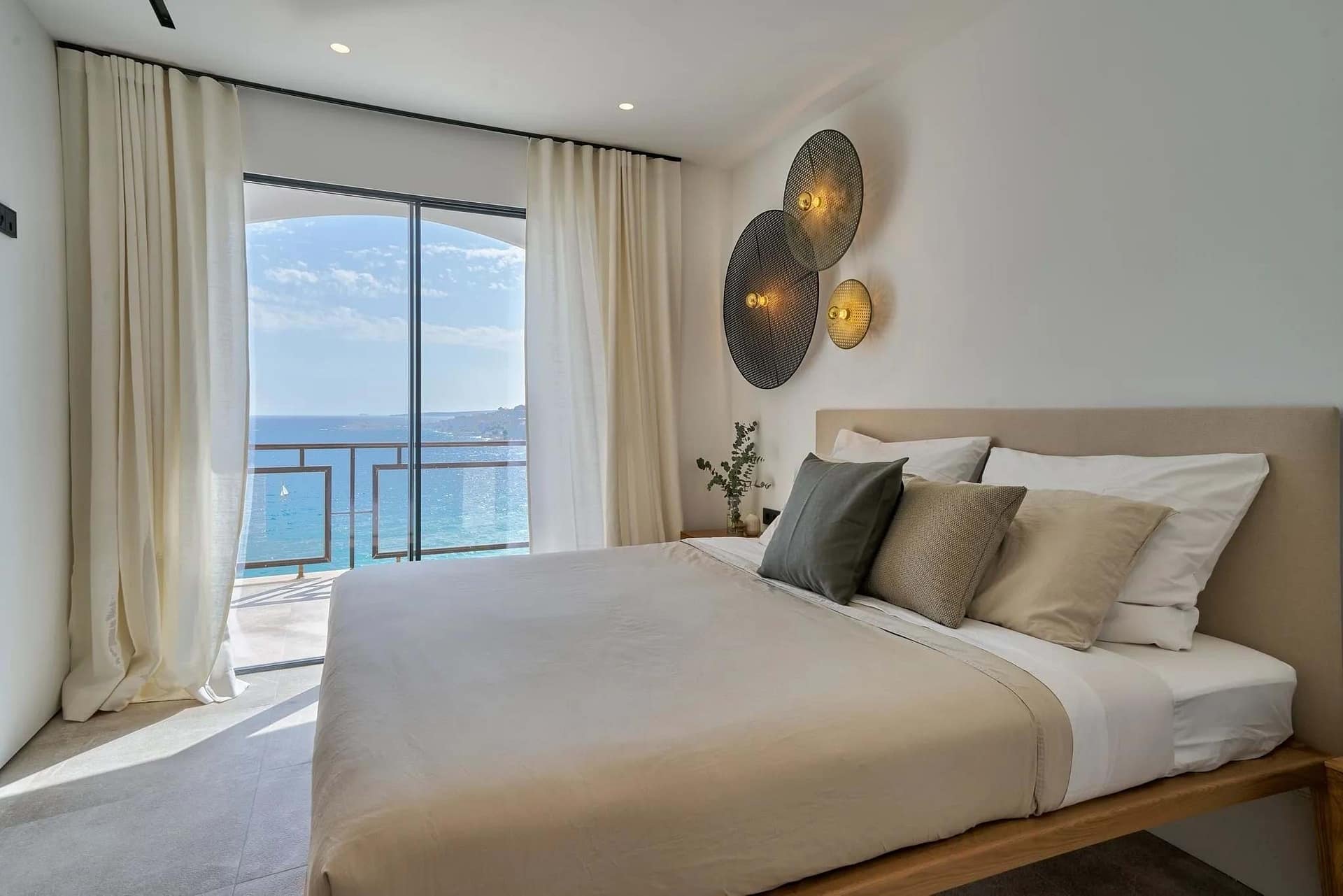 Luxury Penthouse “The View” – Beachfront Living, Close to Palma, with 130 m² Private Rooftop Terrace