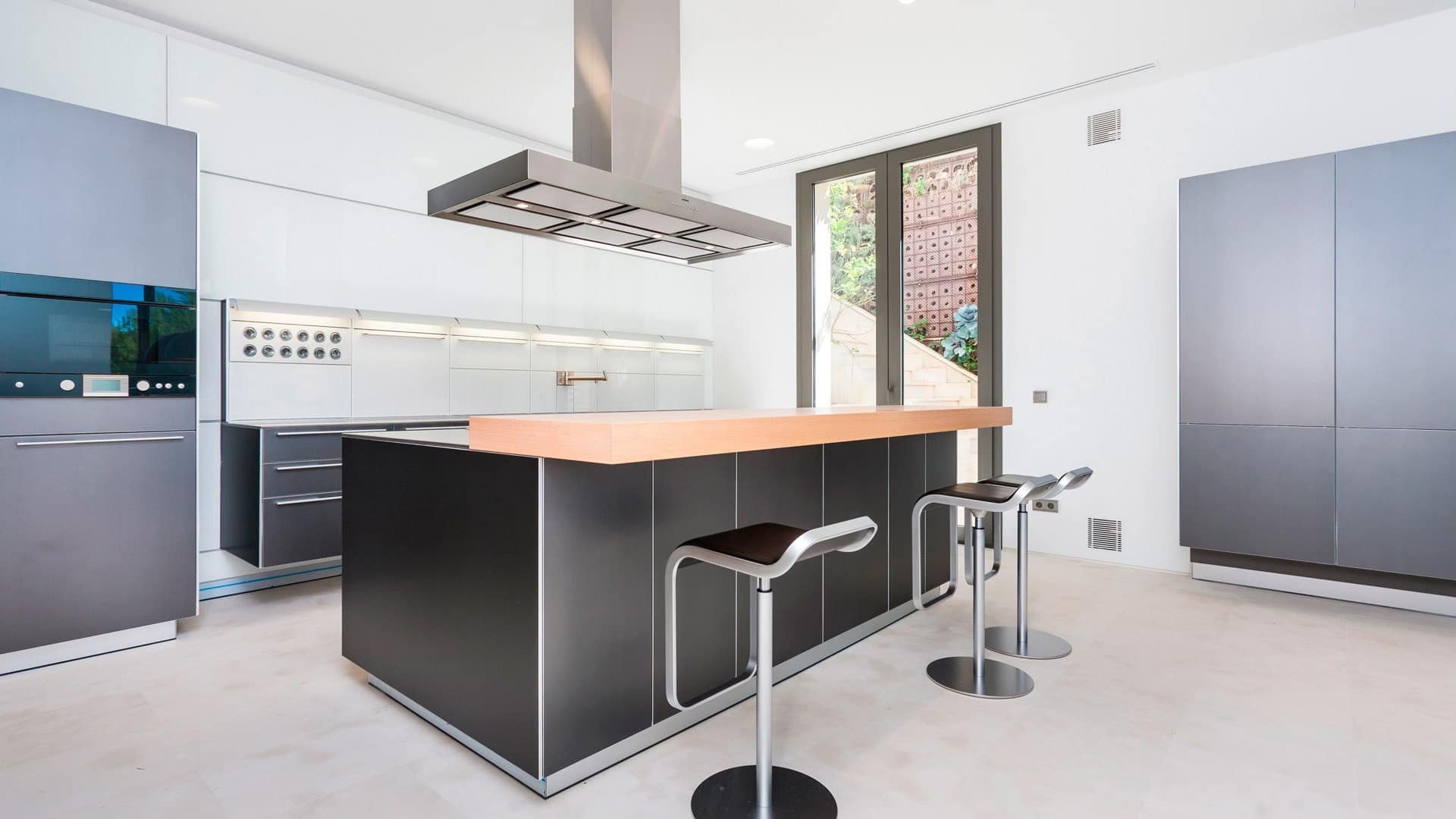 Beachfront Modern Luxury Villa with Spectacular Views in Camp de Mar