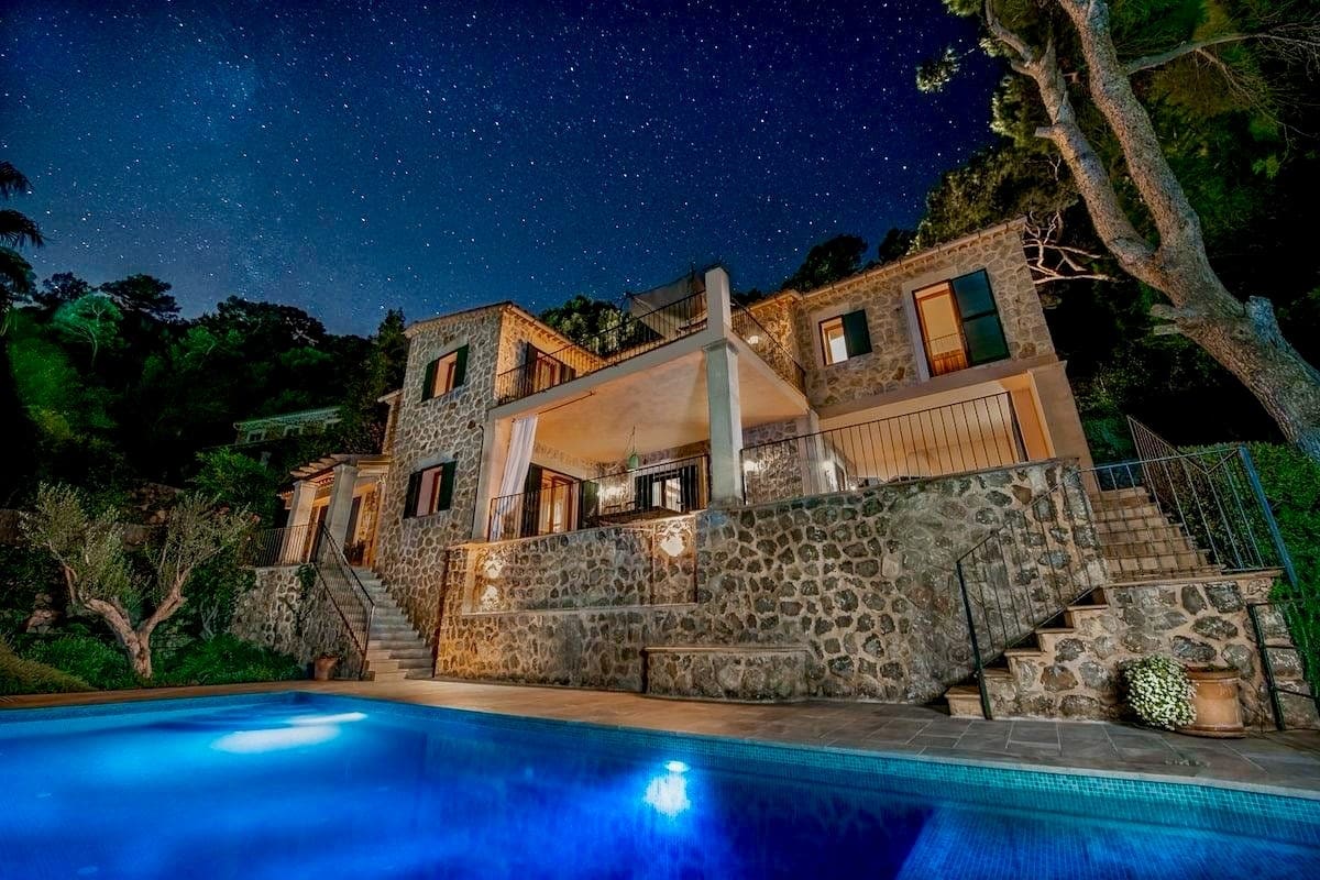 Villa with Infinity Pool in Cala Deià