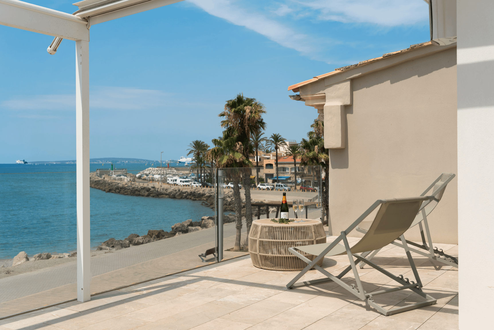 Unique Luxury Frontline Townhouse Directly on the Beach in Portixol