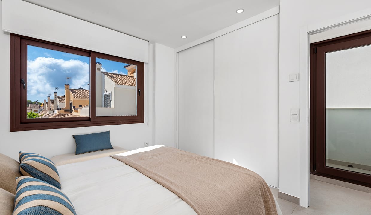 hh63389860-01-image-47