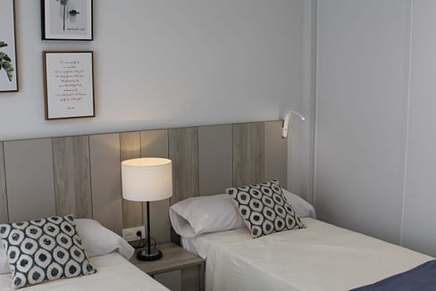 hh73940783-02-image-32