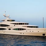 QUEEN-MAVIA_01_Main-running-shot_36f15e77-4fa6-4fa7-9b2f-e464e8c94751_LR-dDUOPywD