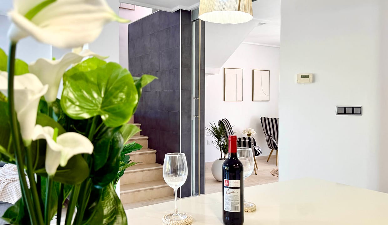 exclusive-4-bed-villa-open-plan-kitchen-mar-menor-golf-resort-levante-properties-03-scaled