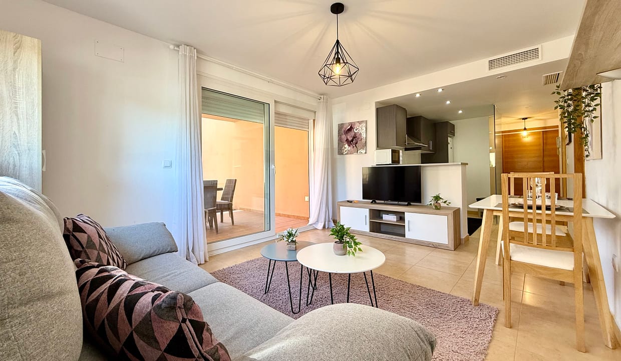 lovely-1-bedroom-apartment-living-dining-mar-menor-golf-resort-levante-properties-05-scaled