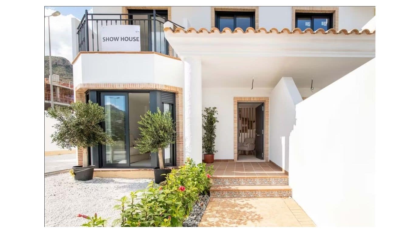 2 Bedrooms Bungalow in Cox