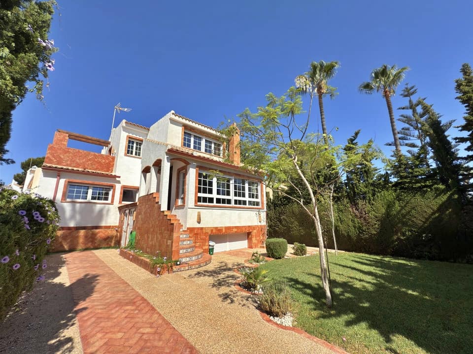4 Bedrooms House in Villamartin