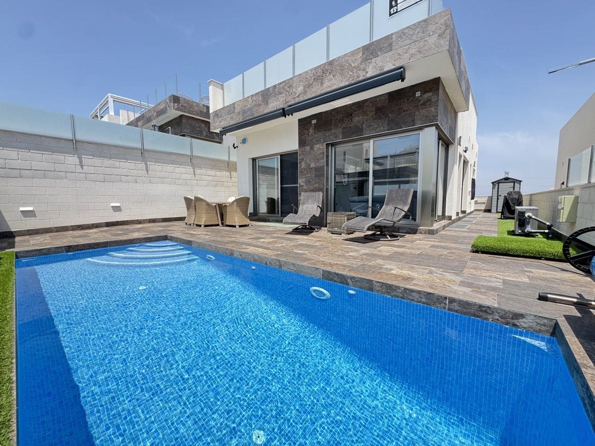 4 Bedrooms House in Villamartin