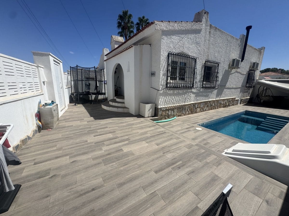 2 Bedrooms Apartment in Villamartin