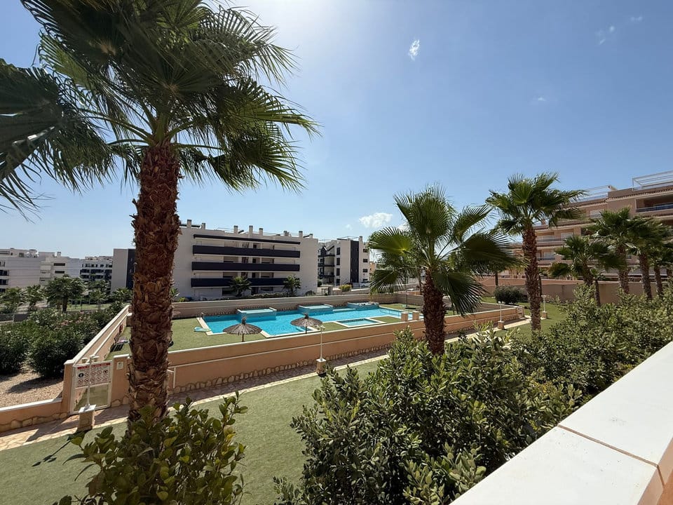 2 Bedrooms Apartment in Villamartin