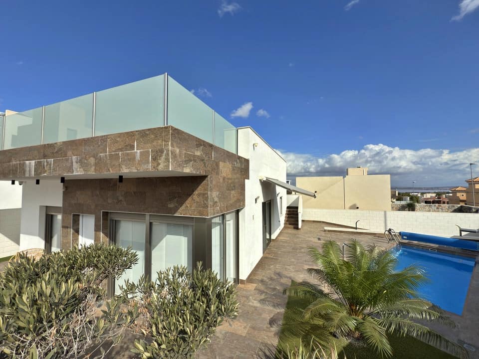 3 Bedrooms House in Villamartin
