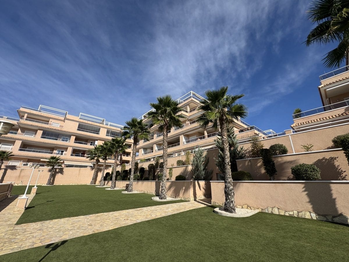 2 Bedrooms Apartment in Villamartin