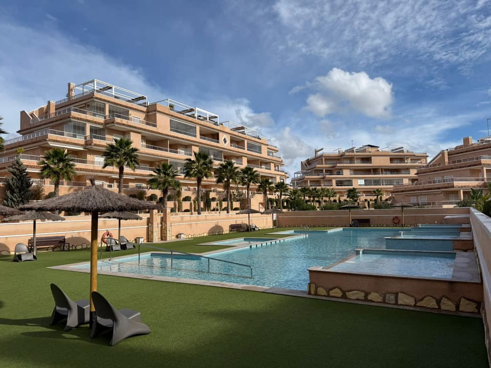 2 Bedrooms Apartment in Villamartin