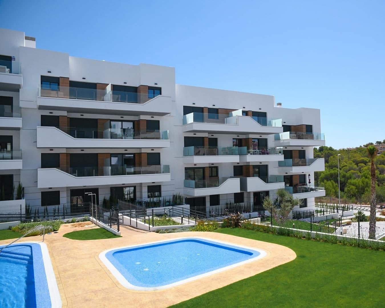 3 Bedrooms Apartment in Villamartin