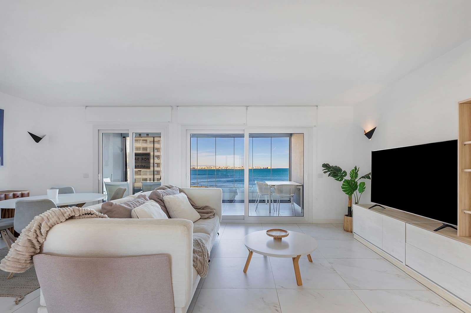 2 Bedrooms Apartment in Torrevieja
