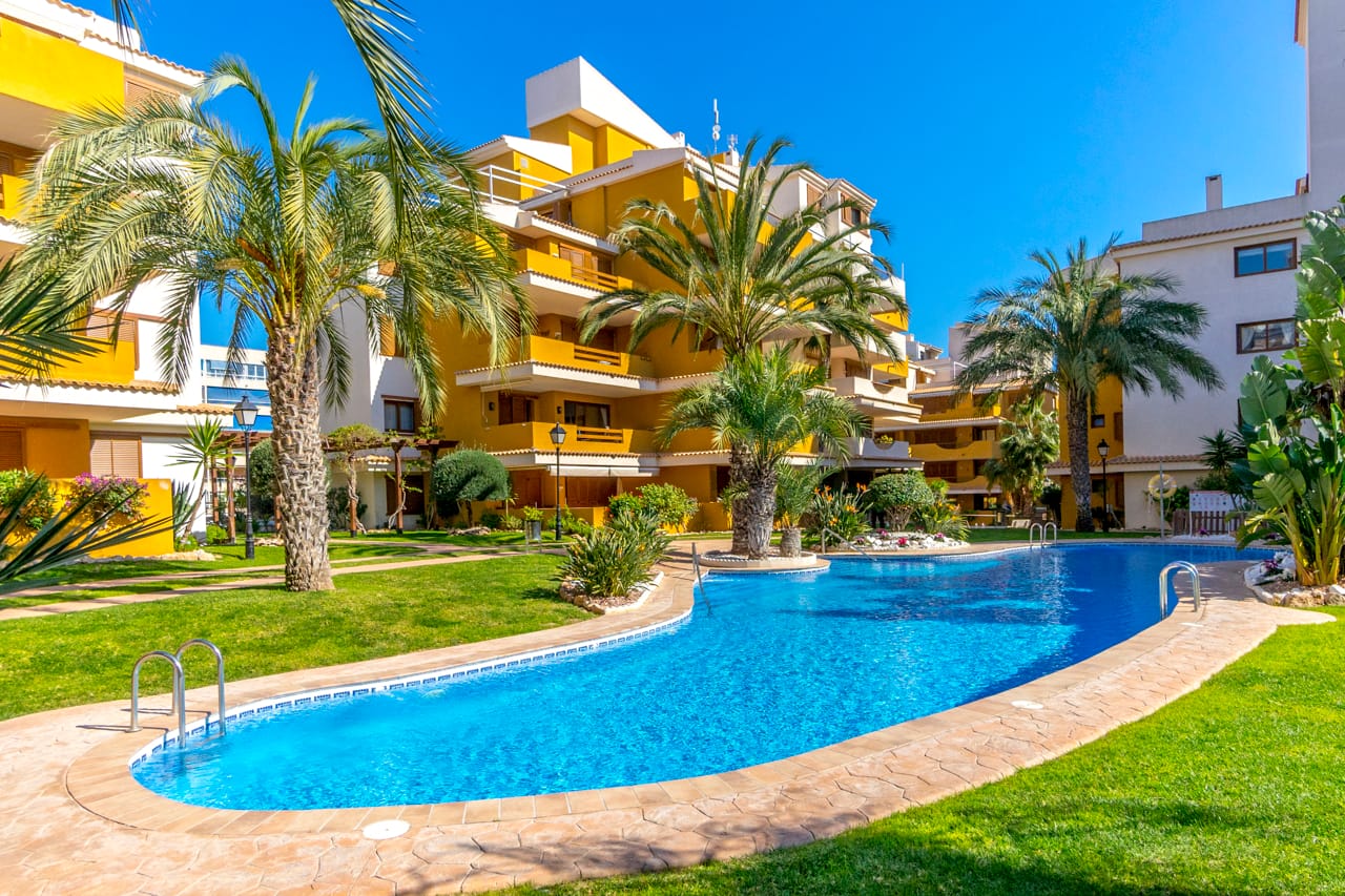2 Bedrooms Apartment in Torrevieja