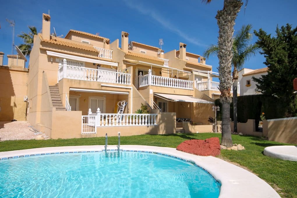 4 Bedrooms Maison De Ville in Villamartin
