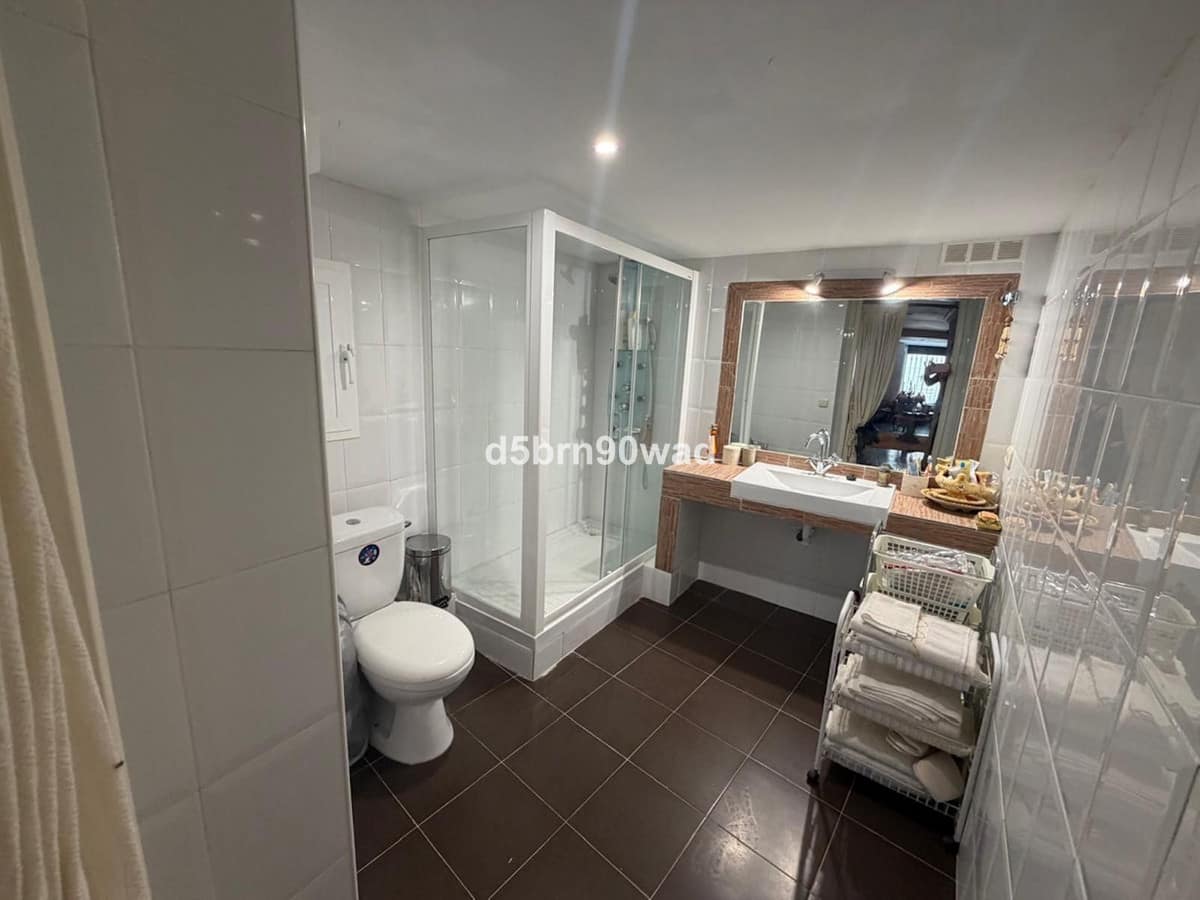 Traditionele 3-slaapkamer townhouse met zeezicht in Nagüeles, Marbella in Marbella - foto 13