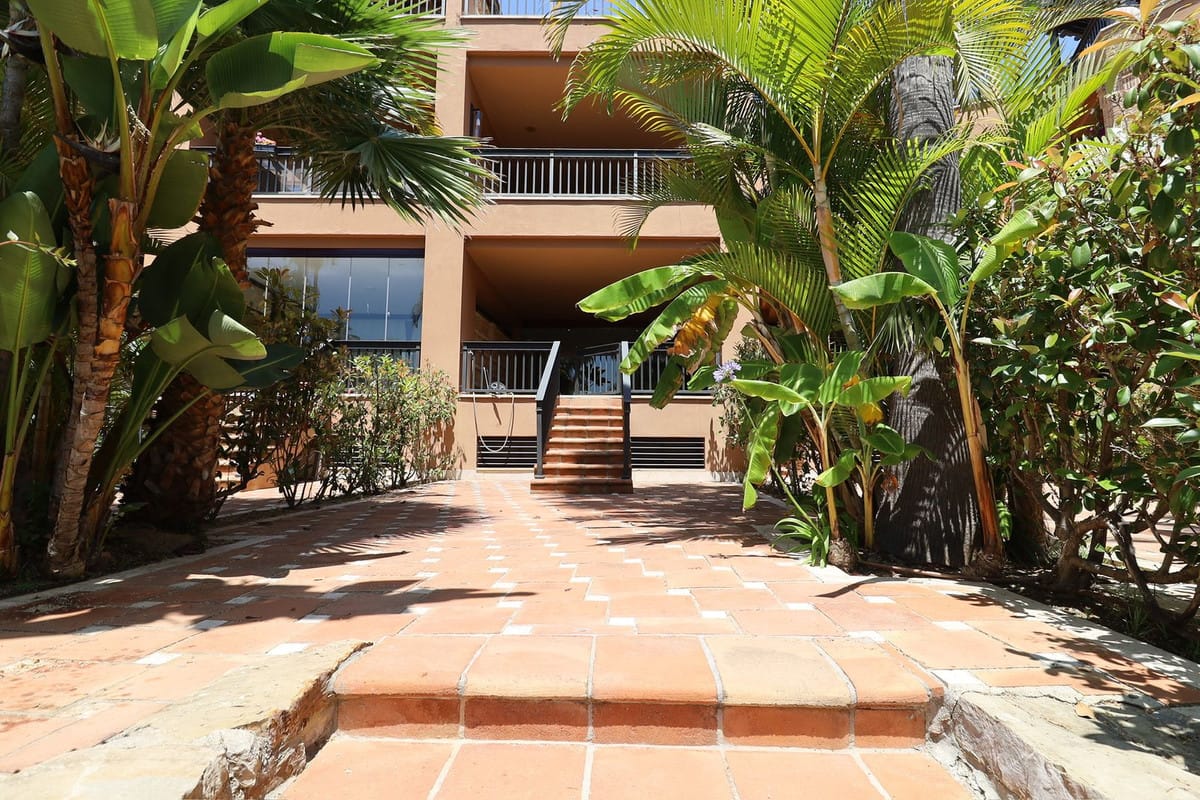 Appartement met 4 slaapkamers aan het strand in San Pedro de Alcántara in San Pedro de Alcántara - foto 2