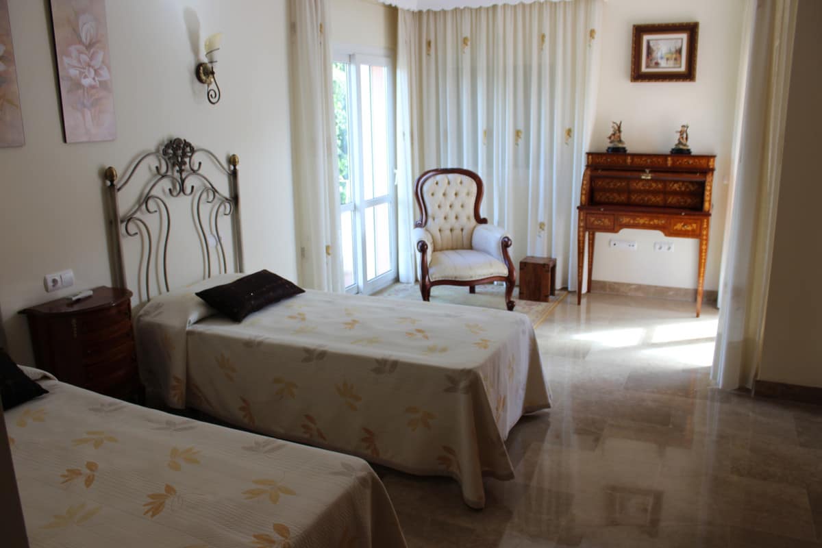 7-slaapkamer villa in Artola in Artola - foto 15