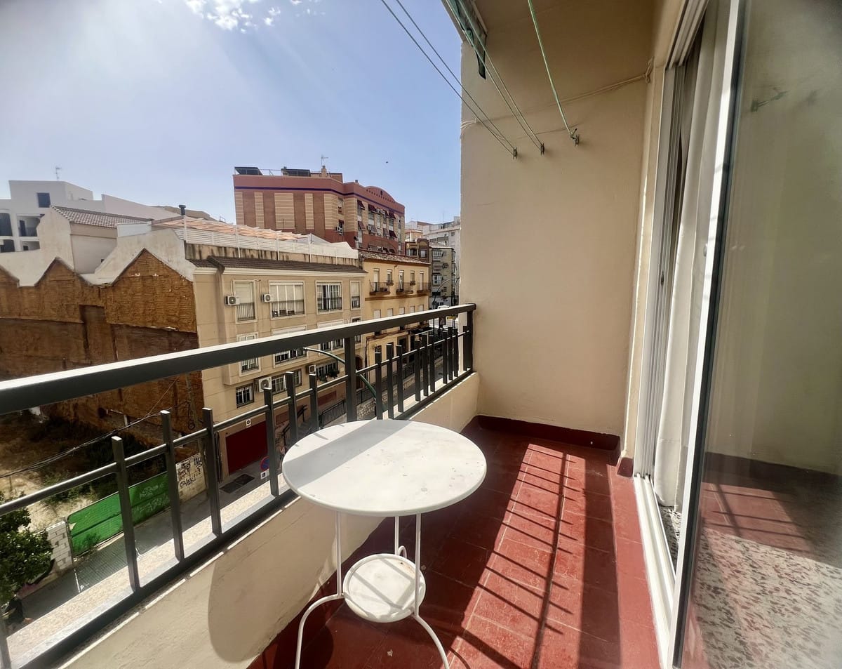 Licht 3-slaapkamerappartement in Málaga historisch centrum – ideaal voor studenten en lange termijn wonen in Málaga - foto 12