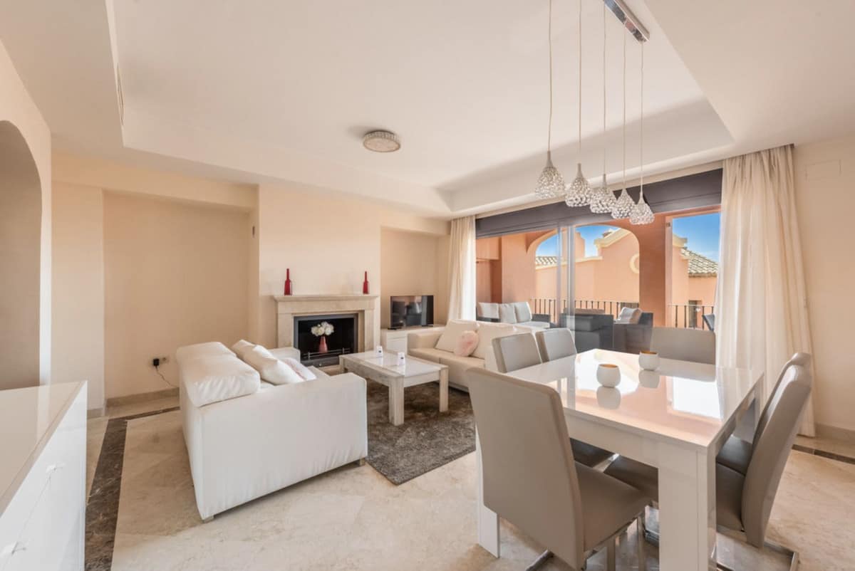 Drie slaapkamers stadswoning met zeezicht in Estepona in Estepona - foto 3