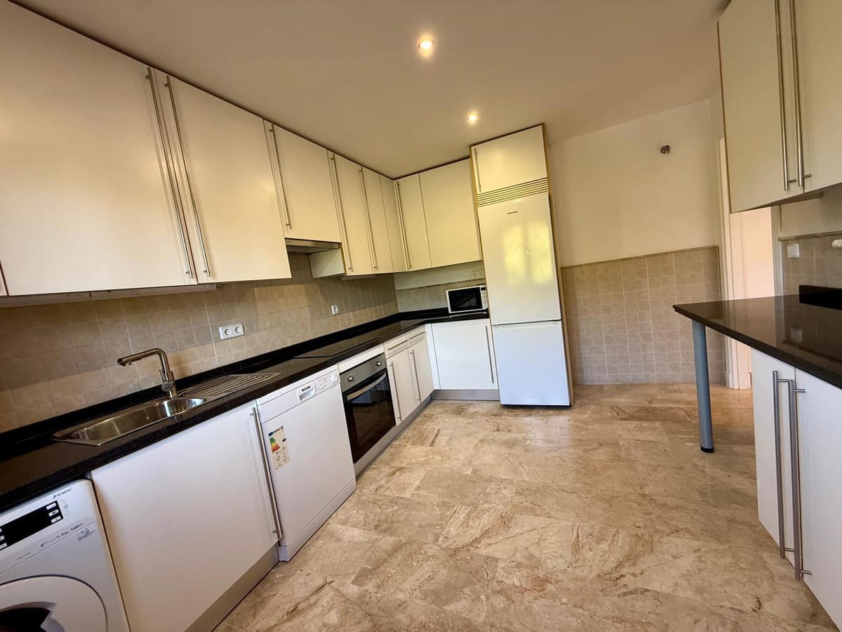 Drie-slaapkamer duplex-penthouse in Estepona in Estepona - foto 5