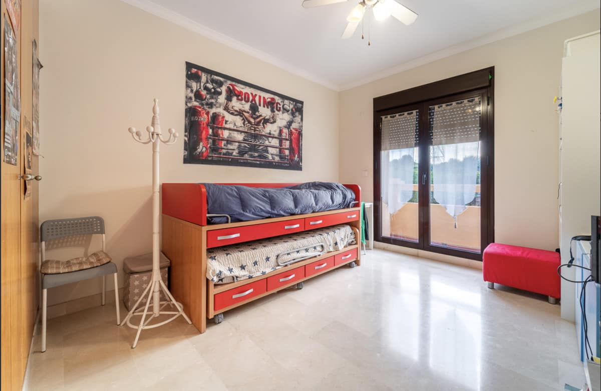 Villa met 4 slaapkamers in Estepona in Estepona - foto 13