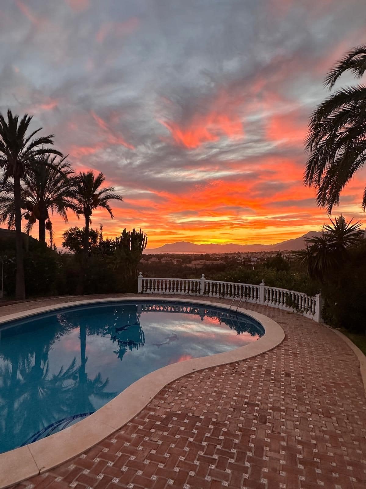 Kavel Hacienda Las Chapas — volledig vergund hedendaags villa‑project met zeezicht in Hacienda Las Chapas - foto 8