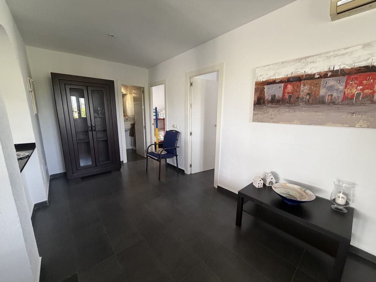 3-slaapkamer villa met panoramisch zeezicht in Princesa Kristina, La Duquesa in La Duquesa - foto 8