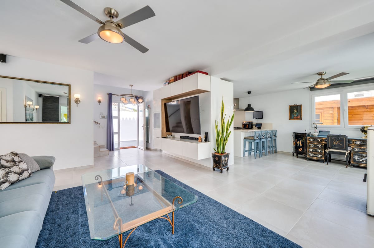 Moderne 3-slaapkamer villa in Estepona op loopafstand van het strand in Estepona - foto 6