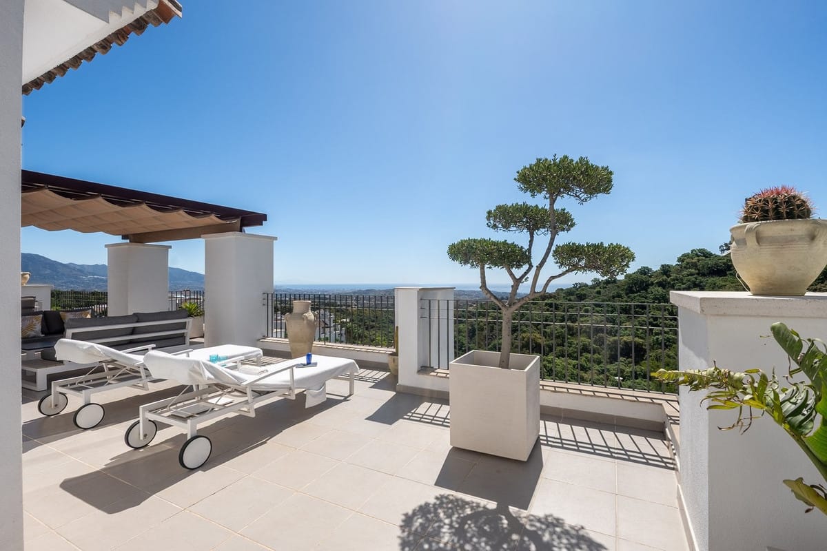 Drie-slaapkamer penthouse in La Floresta, Marbella in Marbella - foto 3