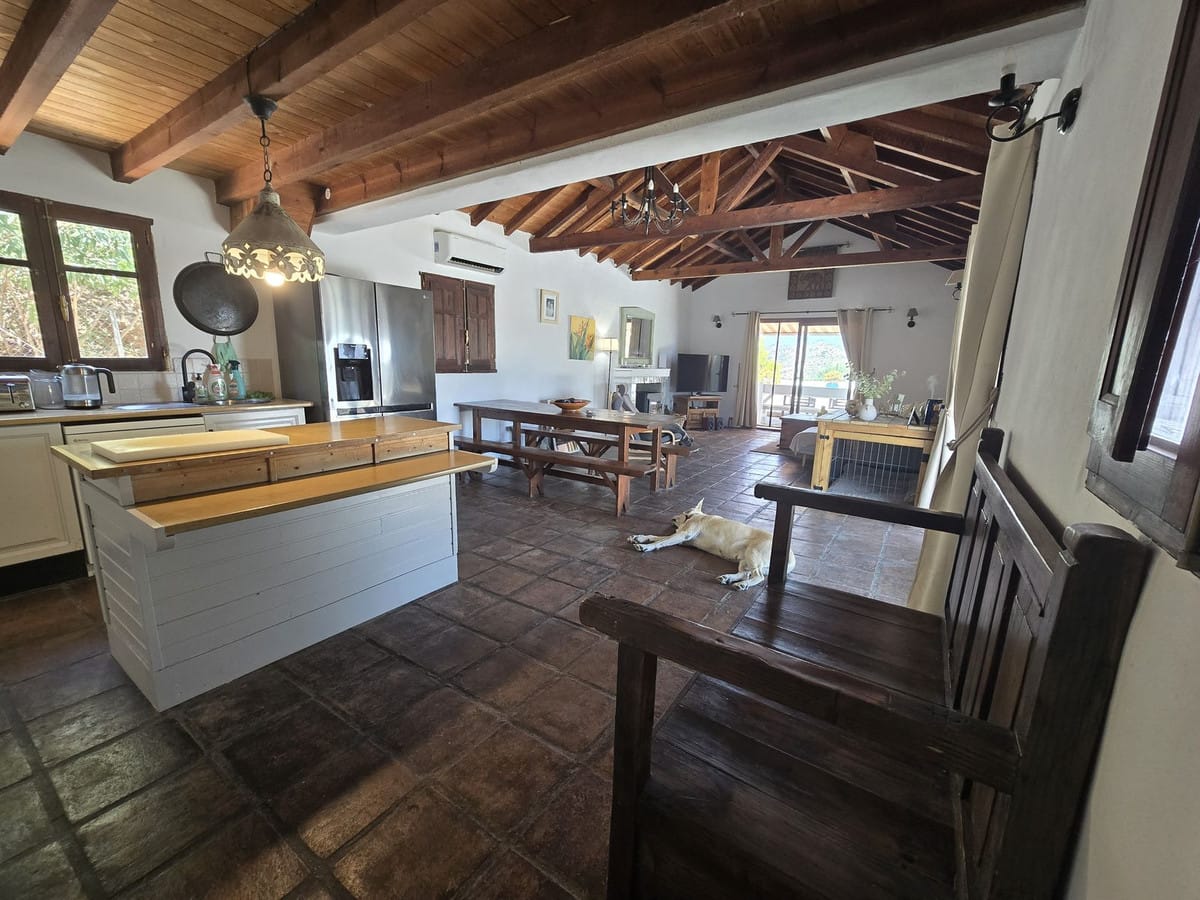 3-slaapkamer villa nabij Monda in Monda - foto 4