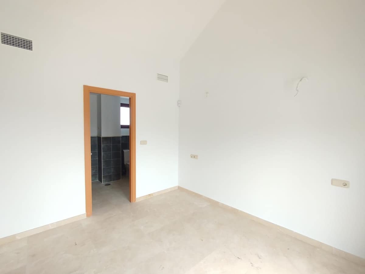 Drie-slaapkamerwoning in Doña Julia in Doña Julia - foto 17