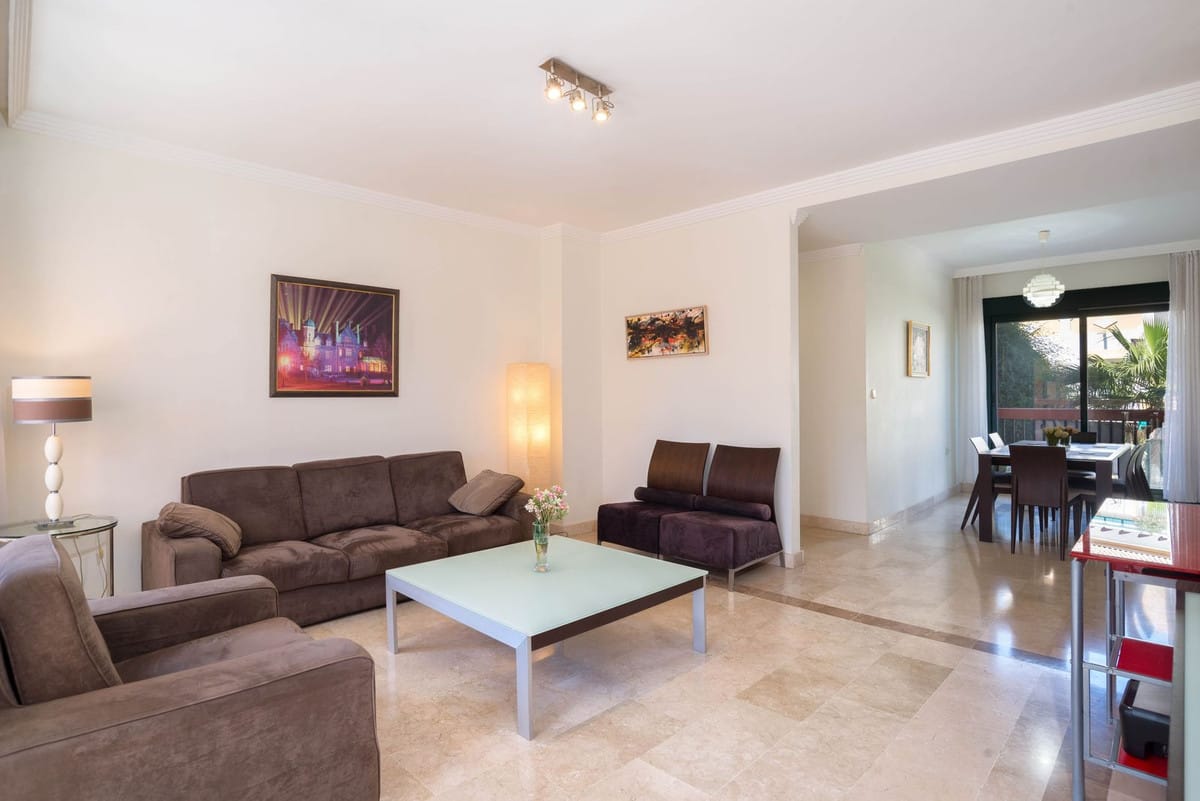 2 bedroom Apartment in Marbesa in Marbesa - foto 8