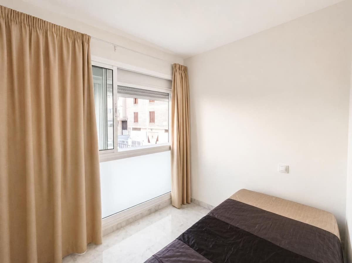 Ruim 3-slaapkamer appartement op de eerste verdieping met lift in Bailén Miraflores in Bailen Miraflores - foto 16