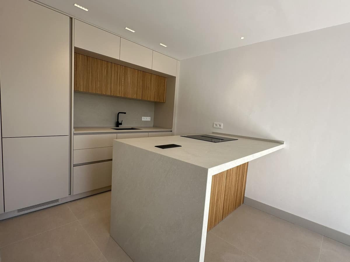 Drie-slaapkamerwoning in Torrequebrada in Torrequebrada - foto 11