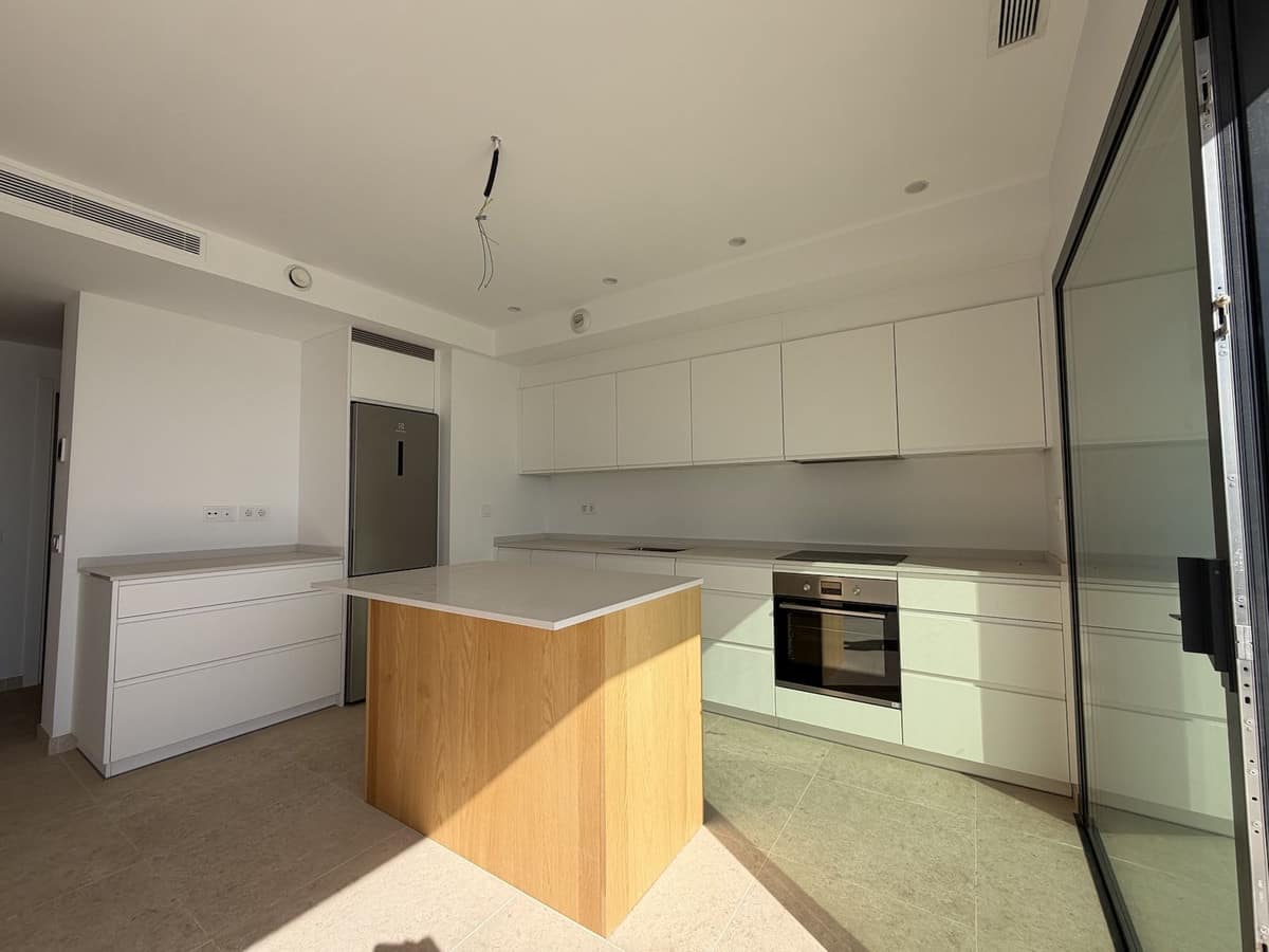 Drie-slaapkamerwoning in Torrox Costa in Torrox Costa - foto 2