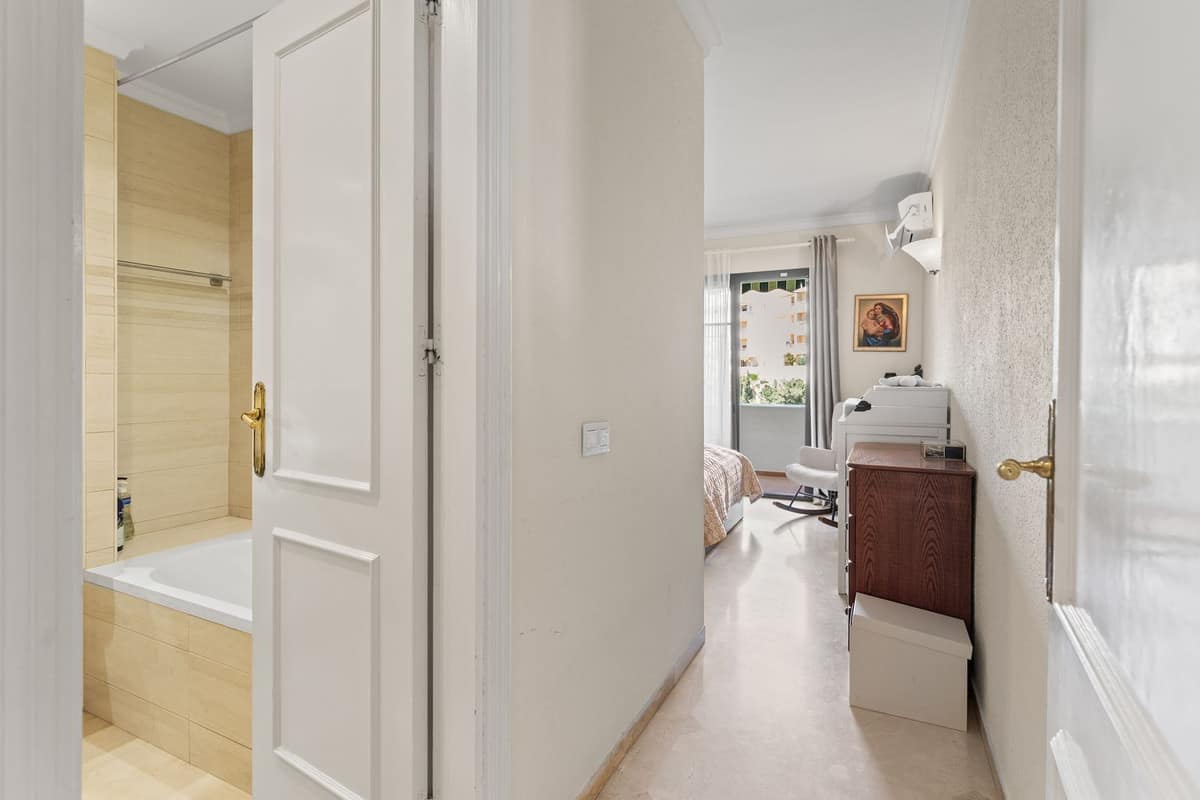 2 bedroom Apartment in Riviera Del Sol in Riviera del Sol - foto 12