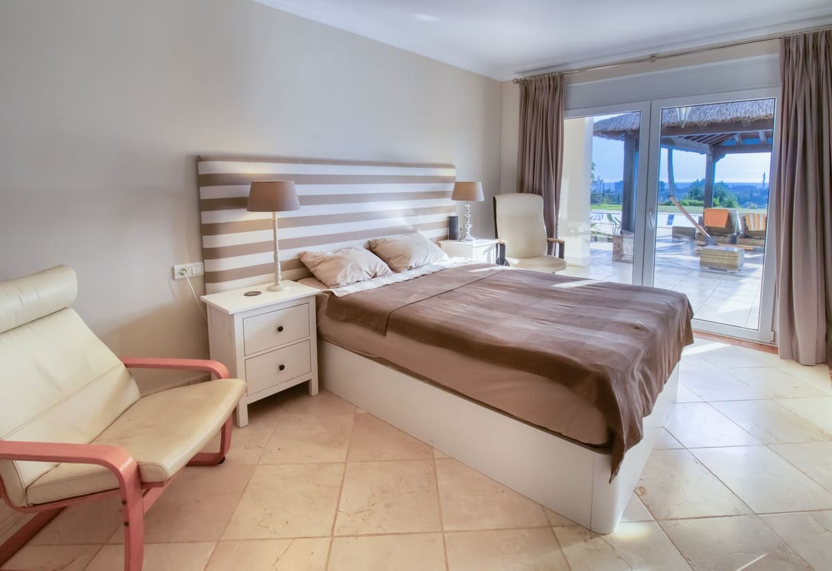 4-slaapkamer finca in Estepona met panoramisch zeezicht in Estepona - foto 15