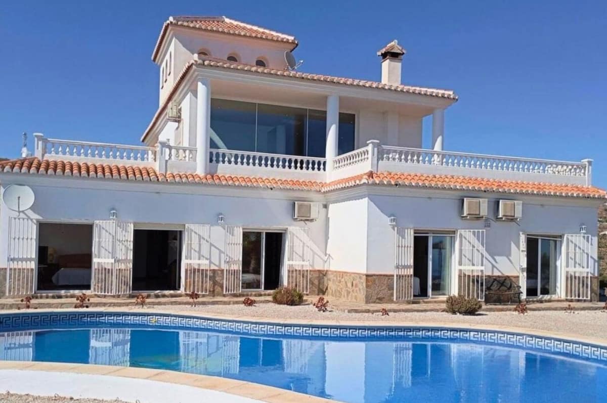 4-slaapkamer villa in Sayalonga met panoramisch uitzicht in Sayalonga - foto 9